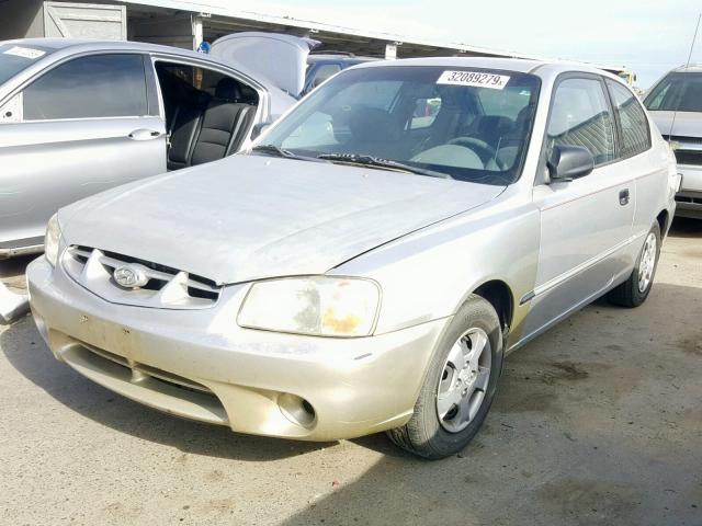 KMHCG35G8YU067185 - 2000 HYUNDAI ACCENT GS SILVER photo 2