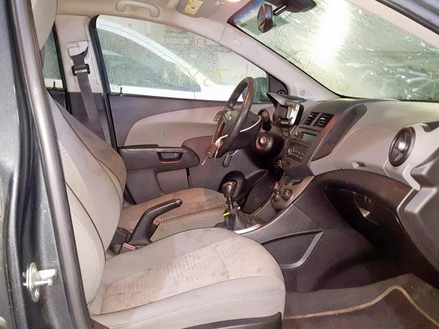 1G1JB5SH9D4106517 - 2013 CHEVROLET SONIC LS GRAY photo 5
