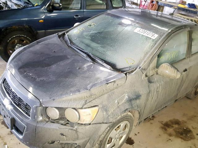 1G1JB5SH9D4106517 - 2013 CHEVROLET SONIC LS GRAY photo 9