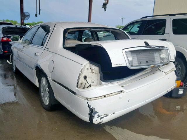 1LNHM81W44Y656908 - 2004 LINCOLN TOWN CAR E WHITE photo 3