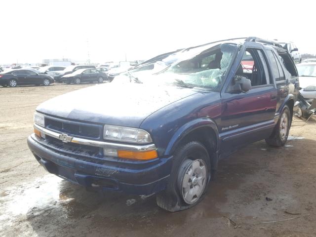 1GNDT13W9Y2315868 - 2000 CHEVROLET BLAZER BLUE photo 2