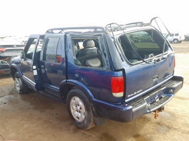 1GNDT13W9Y2315868 - 2000 CHEVROLET BLAZER BLUE photo 3