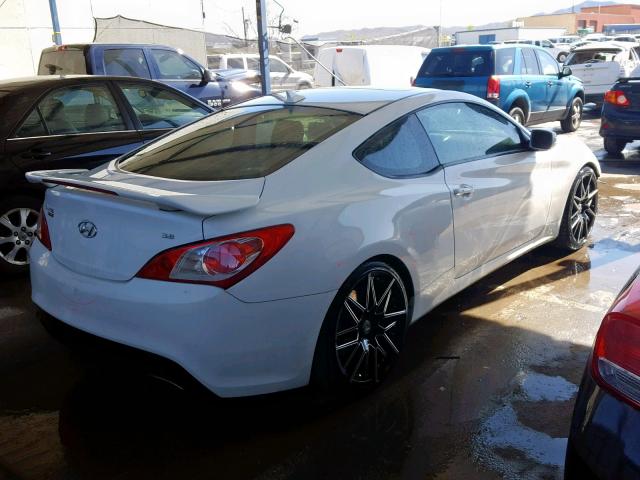 KMHHU6KH7BU065366 - 2011 HYUNDAI GENESIS CO WHITE photo 4