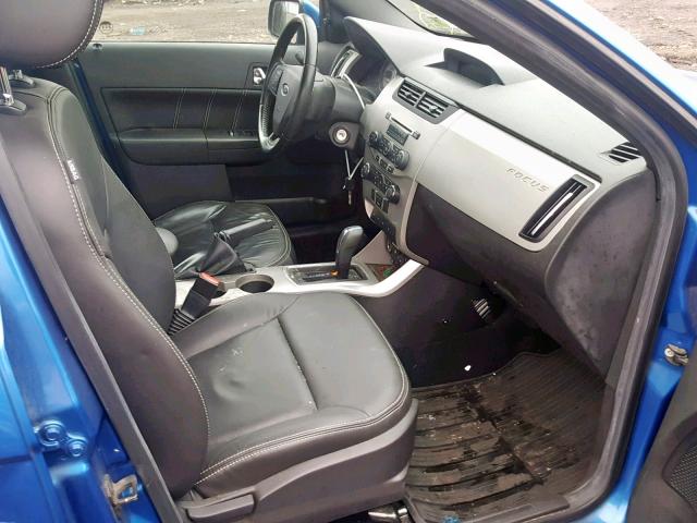 1FAHP3GN3BW139904 - 2011 FORD FOCUS SES BLUE photo 5