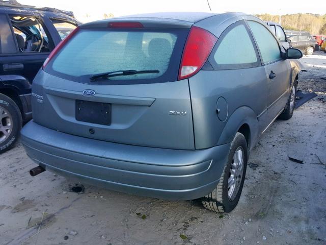 3FAFP31N65R156008 - 2005 FORD FOCUS ZX3 GRAY photo 4