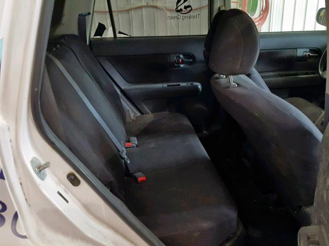 JTLKE50EX81039627 - 2008 TOYOTA SCION XB WHITE photo 6