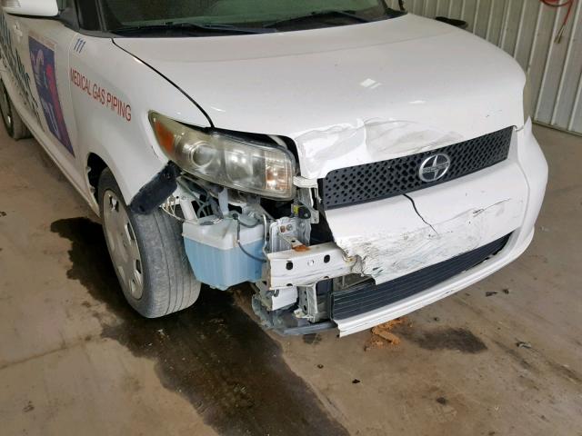 JTLKE50EX81039627 - 2008 TOYOTA SCION XB WHITE photo 9