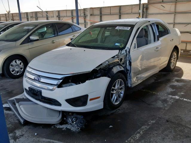 3FAHP0GA4CR258240 - 2012 FORD FUSION S WHITE photo 2