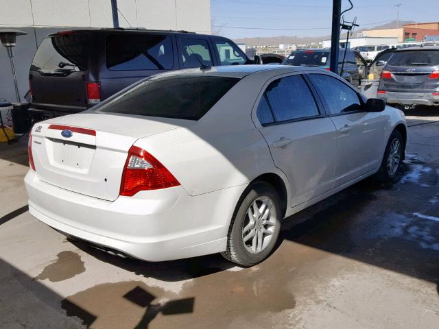 3FAHP0GA4CR258240 - 2012 FORD FUSION S WHITE photo 4