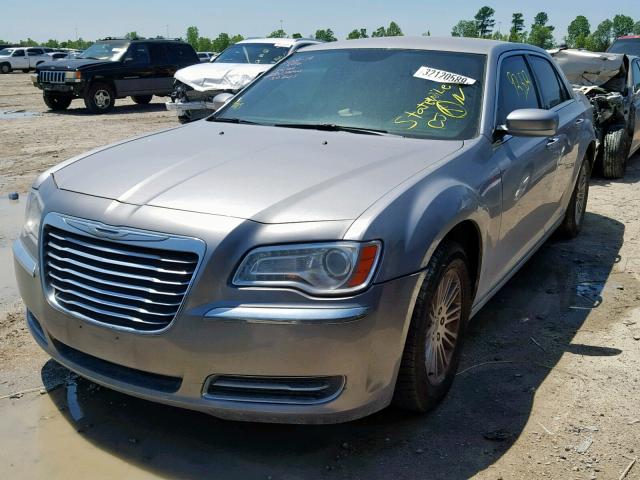 2C3CCAAG5EH373936 - 2014 CHRYSLER 300 SILVER photo 2