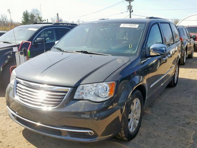 2C4RC1CG5CR227207 - 2012 CHRYSLER TOWN & COU GRAY photo 2