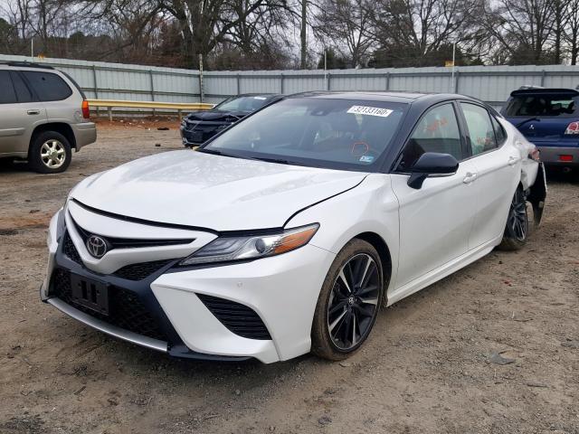 4T1B61HK9JU047990 - 2018 TOYOTA CAMRY XSE  photo 2