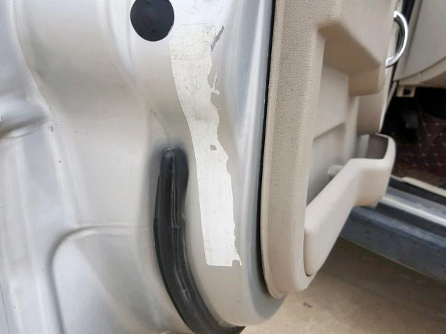 1J8HG58296C191368 - 2006 JEEP COMMANDER SILVER photo 10