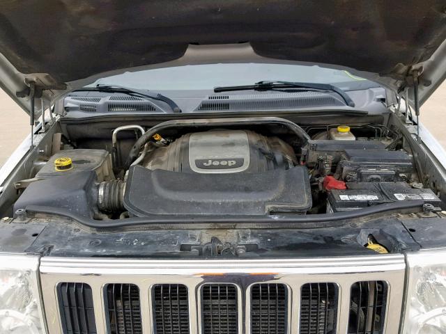 1J8HG58296C191368 - 2006 JEEP COMMANDER SILVER photo 7