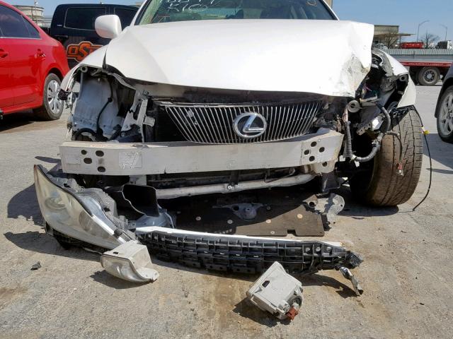 JTHBK262765013927 - 2006 LEXUS IS 250 WHITE photo 9