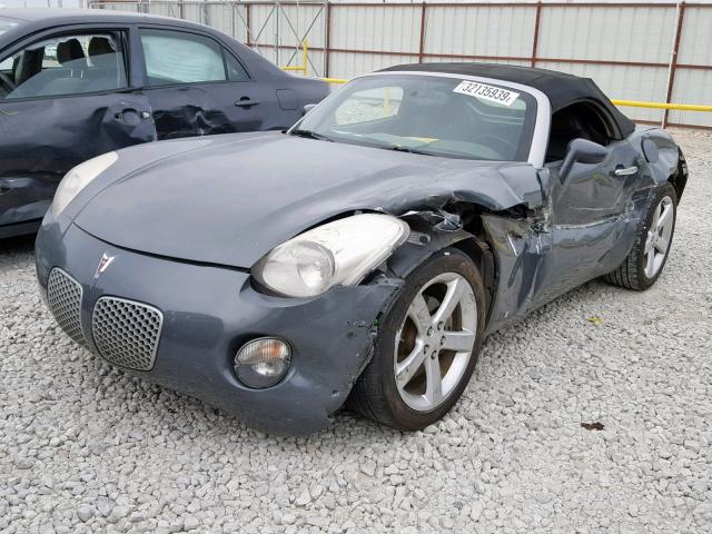 1G2MC35B58Y114520 - 2008 PONTIAC SOLSTICE GRAY photo 2