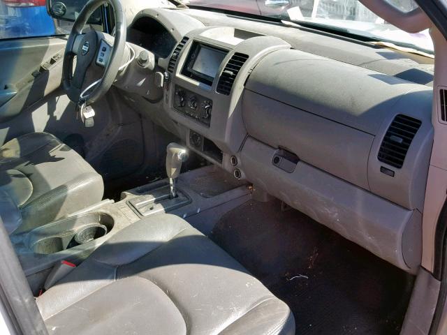 1N6AD07W97C423524 - 2007 NISSAN FRONTIER C SILVER photo 5