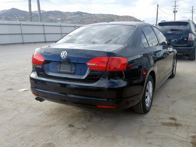 3VW2K7AJ8BM042593 - 2011 VOLKSWAGEN JETTA BASE BLACK photo 4