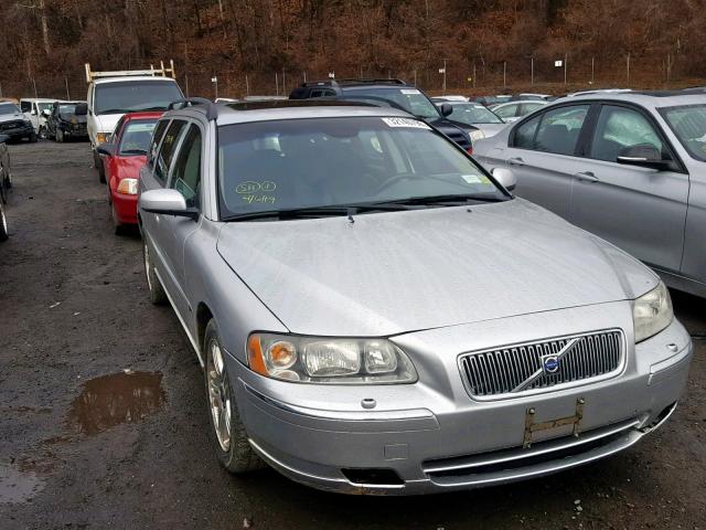 YV1SW592962552130 - 2006 VOLVO V70 2.5T SILVER photo 1