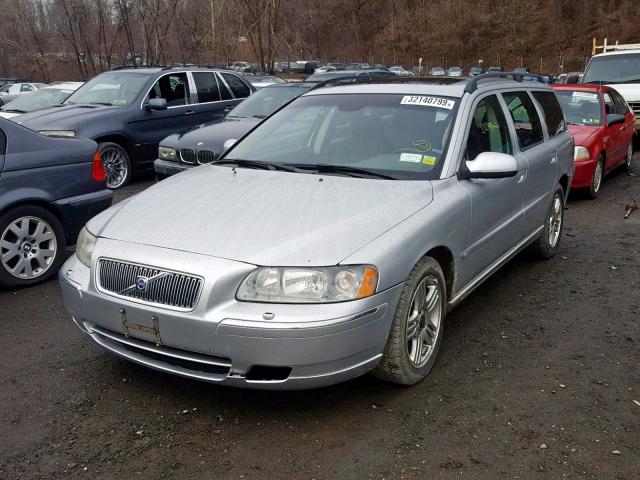 YV1SW592962552130 - 2006 VOLVO V70 2.5T SILVER photo 2