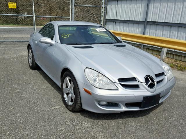 WDBWK54F06F086575 - 2006 MERCEDES-BENZ SLK 280 SILVER photo 1