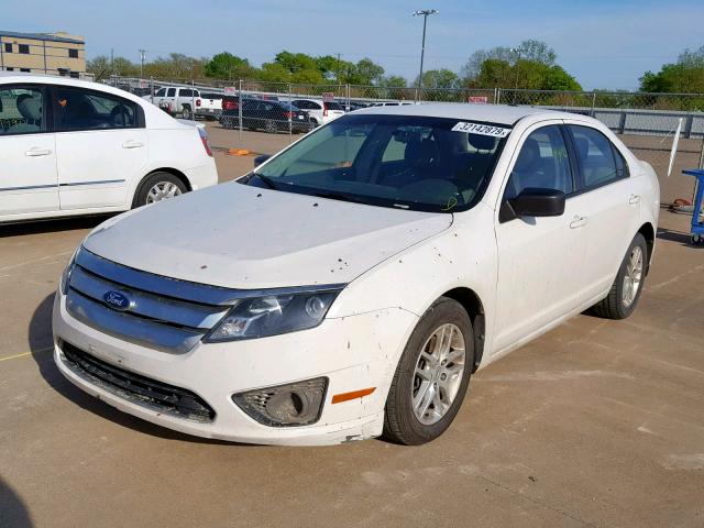 3FAHP0GA0BR225170 - 2011 FORD FUSION S WHITE photo 2