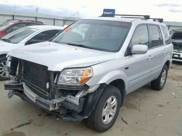 5FNYF18278B025844 - 2008 HONDA PILOT VP SILVER photo 2