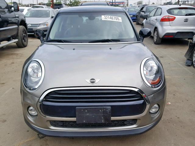 WMWXU1C55H2E18702 - 2017 MINI COOPER GRAY photo 9