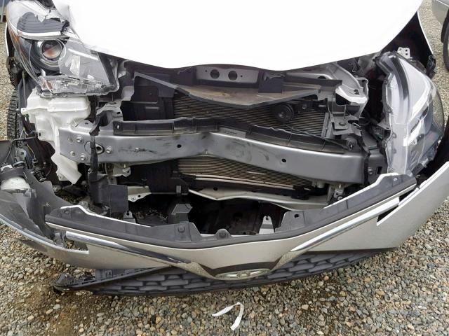 VNKKTUD37HA074086 - 2017 TOYOTA YARIS L SILVER photo 9