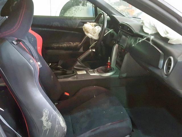 JF1ZNAA1XD1723639 - 2013 TOYOTA SCION FR-S WHITE photo 5