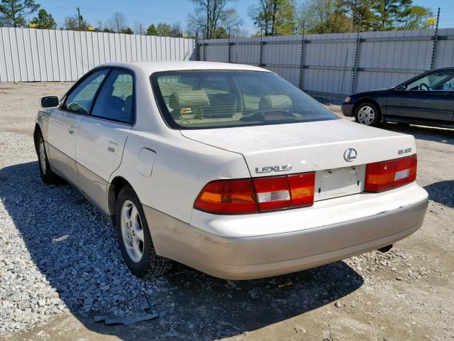 JT8BF28G1W0087595 - 1998 LEXUS ES 300 WHITE photo 3