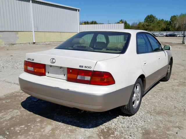 JT8BF28G1W0087595 - 1998 LEXUS ES 300 WHITE photo 4