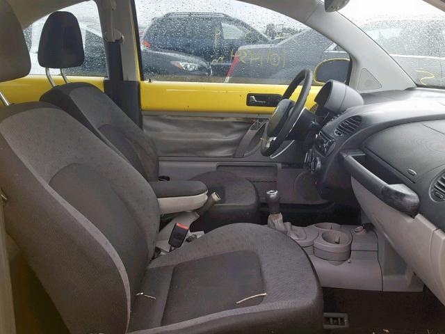 3VWCB21C62M405725 - 2002 VOLKSWAGEN NEW BEETLE Sarı foto 5