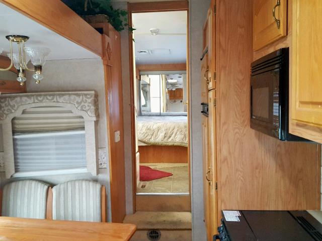 1UJCJ02RX51SG0070 - 2005 JAYCO 5TH WHEEL WHITE photo 5