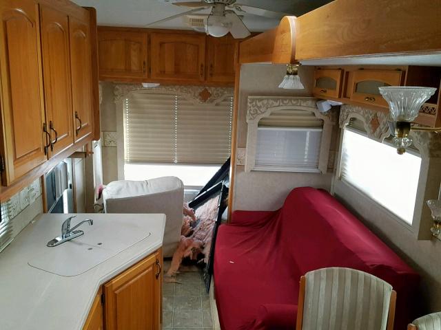 1UJCJ02RX51SG0070 - 2005 JAYCO 5TH WHEEL WHITE photo 6