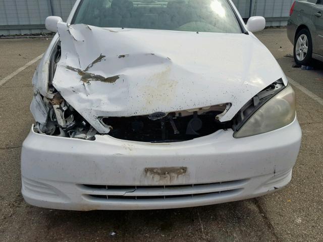4T1BE32K82U019946 - 2002 TOYOTA CAMRY LE WHITE photo 9