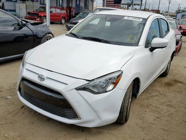 3MYDLBZV2GY106387 - 2016 TOYOTA SCION IA WHITE photo 2