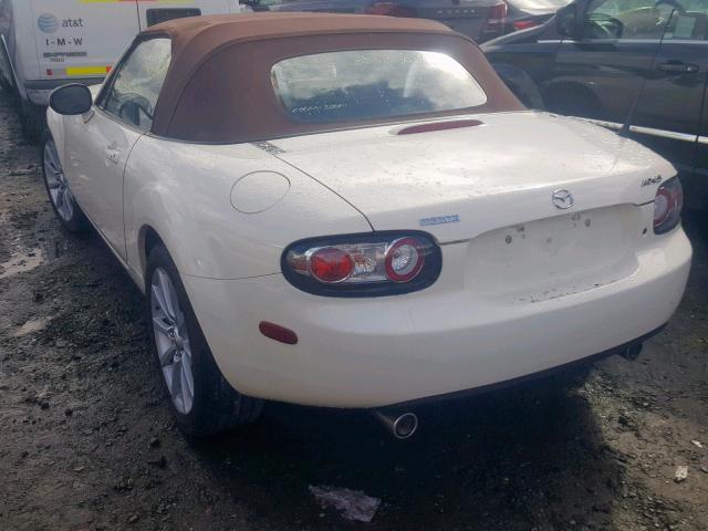 JM1NC25F760111563 - 2006 MAZDA MX-5 MIATA WHITE photo 3