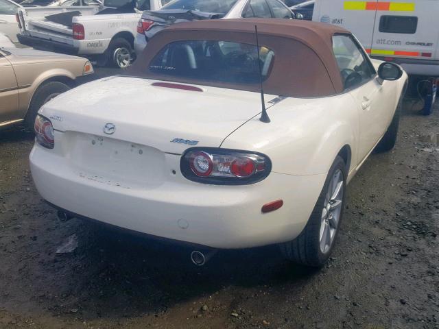 JM1NC25F760111563 - 2006 MAZDA MX-5 MIATA WHITE photo 4