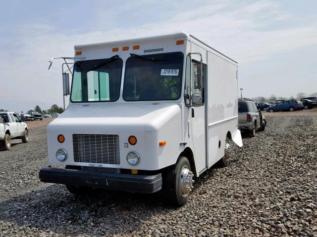 4UZAANCP74CL85967 - 2004 FREIGHTLINER CHASSIS M WHITE photo 2
