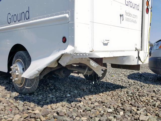 4UZAANCP74CL85967 - 2004 FREIGHTLINER CHASSIS M WHITE photo 9
