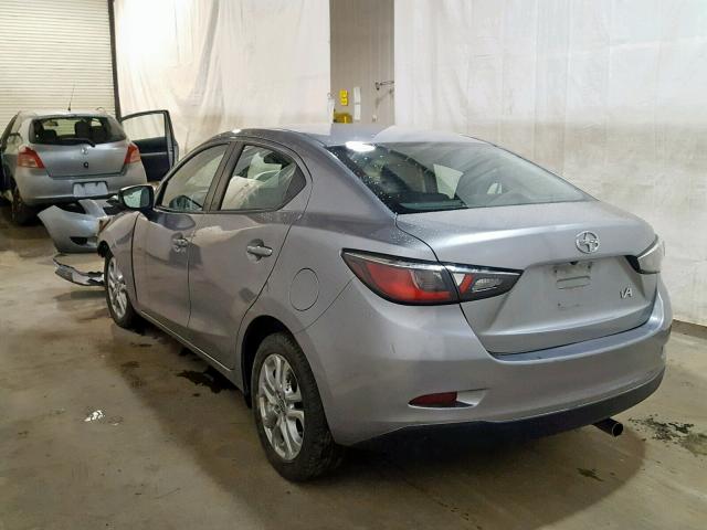 3MYDLBZV5GY123636 - 2016 TOYOTA SCION IA GRAY photo 3