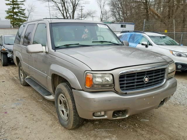 1GYEK13R0YR158971 - 2000 CADILLAC ESCALADE BEIGE photo 1