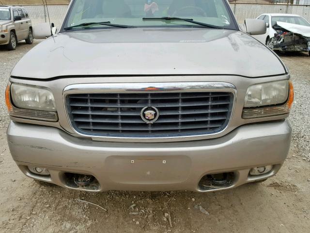 1GYEK13R0YR158971 - 2000 CADILLAC ESCALADE BEIGE photo 9