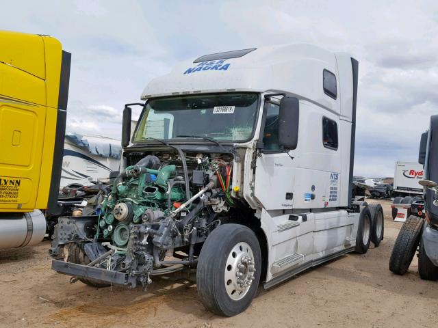 4V4NC9EJ9GN943105 - 2016 VOLVO VN VNL WHITE photo 2