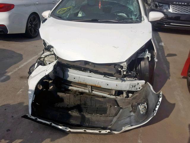 JTDKDTB37E1067377 - 2014 TOYOTA PRIUS C WHITE photo 9