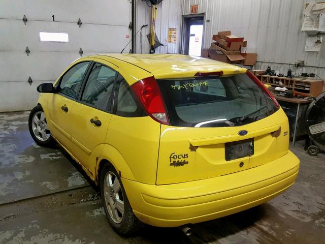 3FAFP37363R182739 - 2003 FORD FOCUS ZX5 YELLOW photo 3