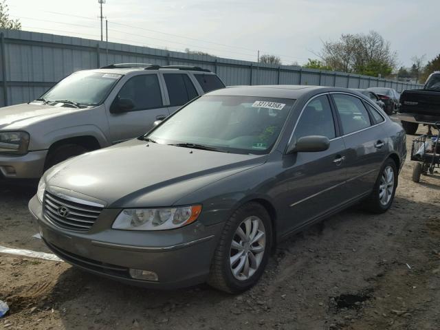 KMHFC46F37A225131 - 2007 HYUNDAI AZERA SE GRAY photo 2