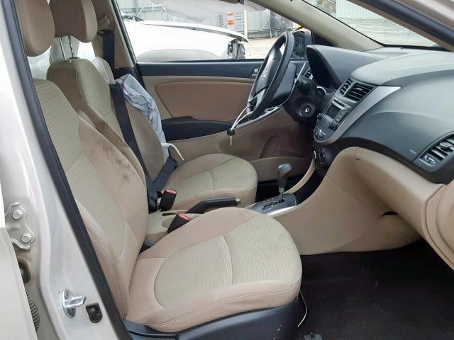 KMHCT4AE5HU171039 - 2017 HYUNDAI ACCENT SE CREAM photo 5