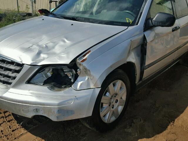 2A8GM48LX8R659304 - 2008 CHRYSLER PACIFICA L SILVER photo 9
